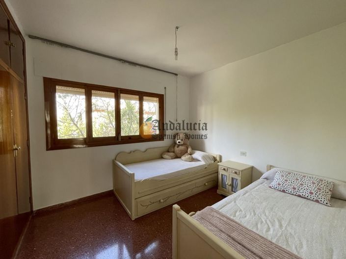 Image No.31-4 Bed Property for sale