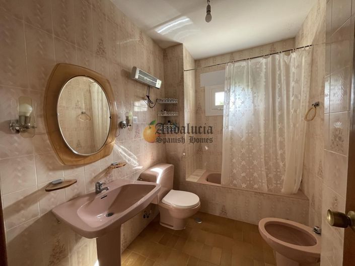 Image No.33-4 Bed Property for sale