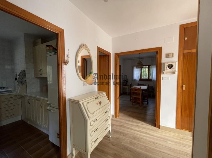 Image No.8-4 Bed Property for sale