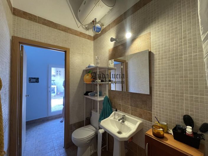 Image No.31-5 Bed Property for sale