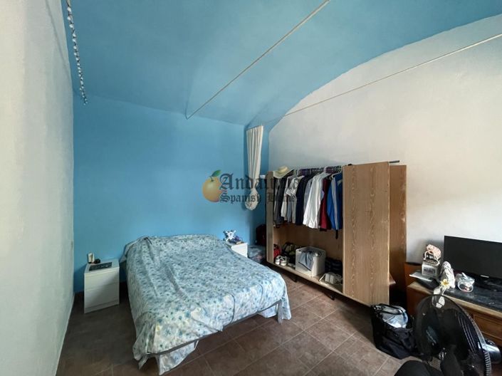 Image No.32-5 Bed Property for sale