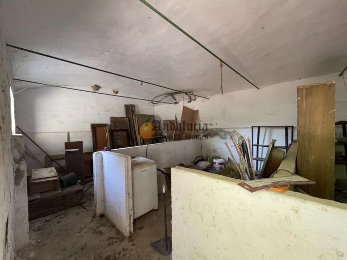 Image No.38-5 Bed Property for sale