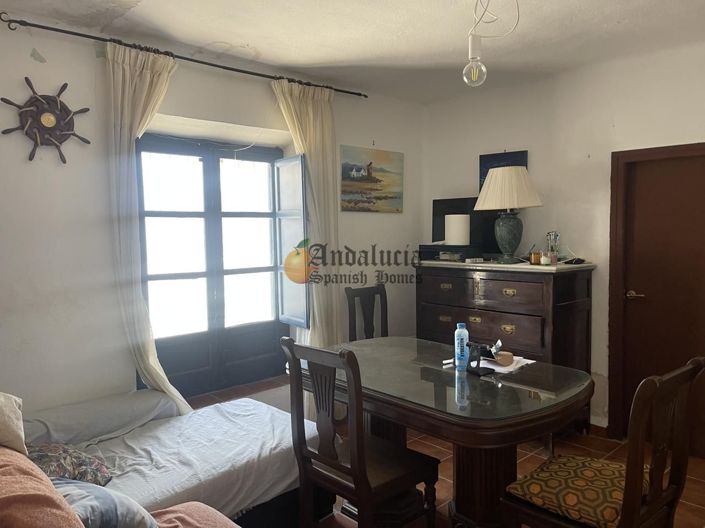 Image No.8-5 Bed Property for sale