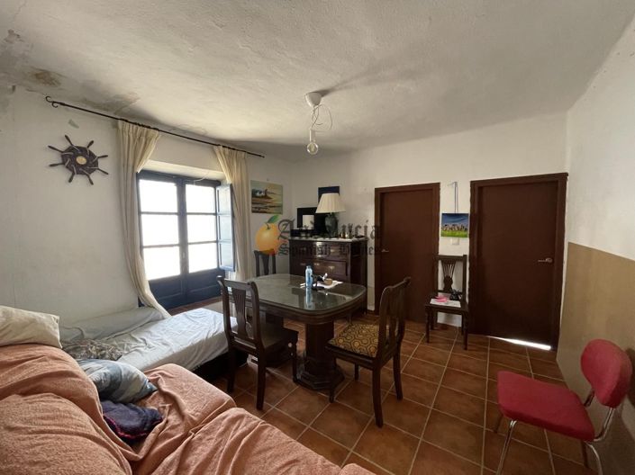 Image No.9-5 Bed Property for sale