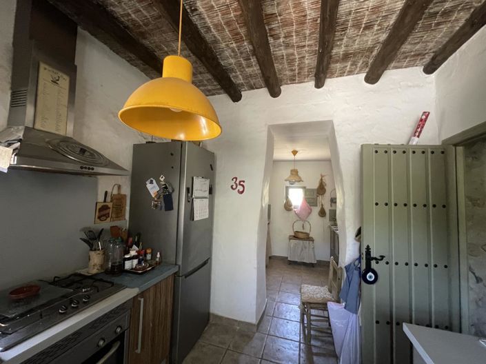 Image No.19-3 Bed Property for sale