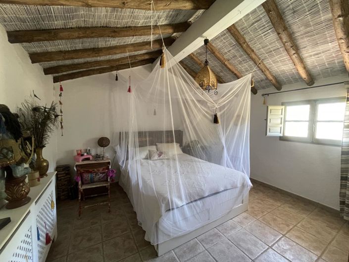 Image No.31-3 Bed Property for sale