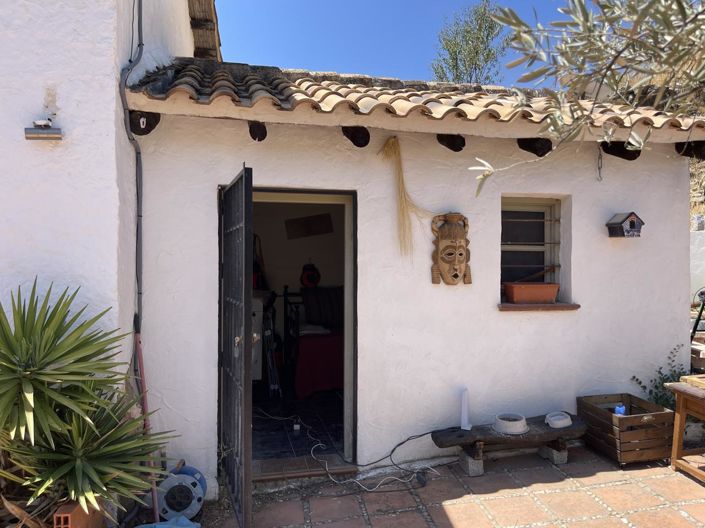 Image No.43-3 Bed Property for sale