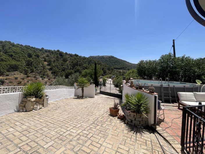 Image No.50-3 Bed Property for sale