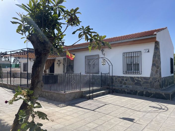 Image No.1-3 Bed Property for sale
