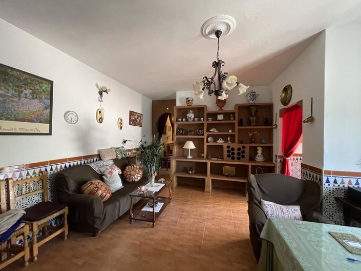 Image No.10-3 Bed Property for sale