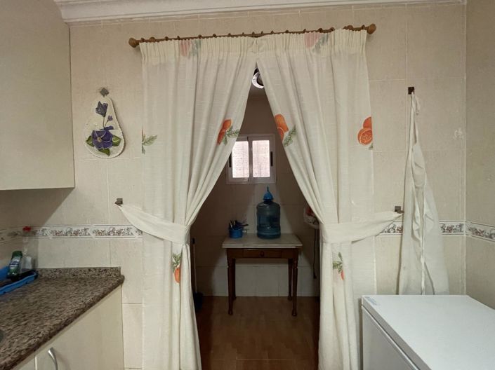 Image No.13-3 Bed Property for sale