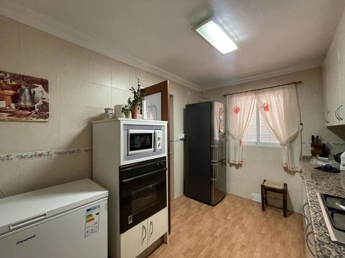 Image No.14-3 Bed Property for sale