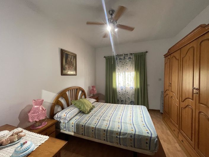 Image No.15-3 Bed Property for sale