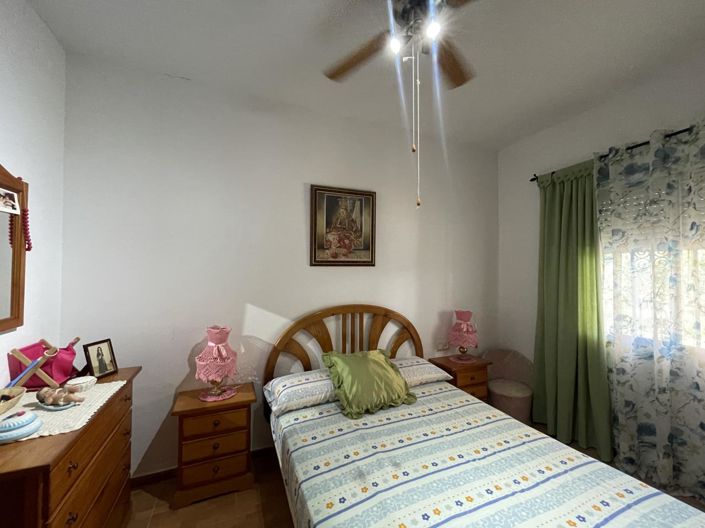 Image No.17-3 Bed Property for sale