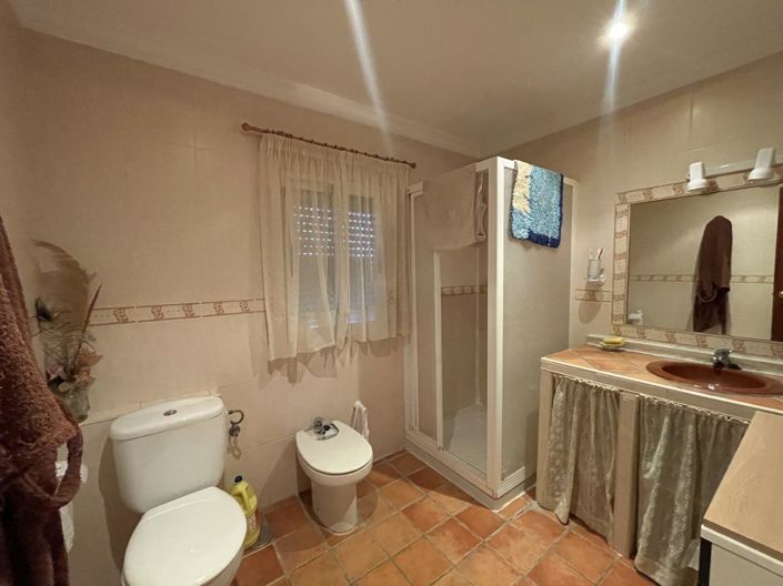 Image No.22-3 Bed Property for sale