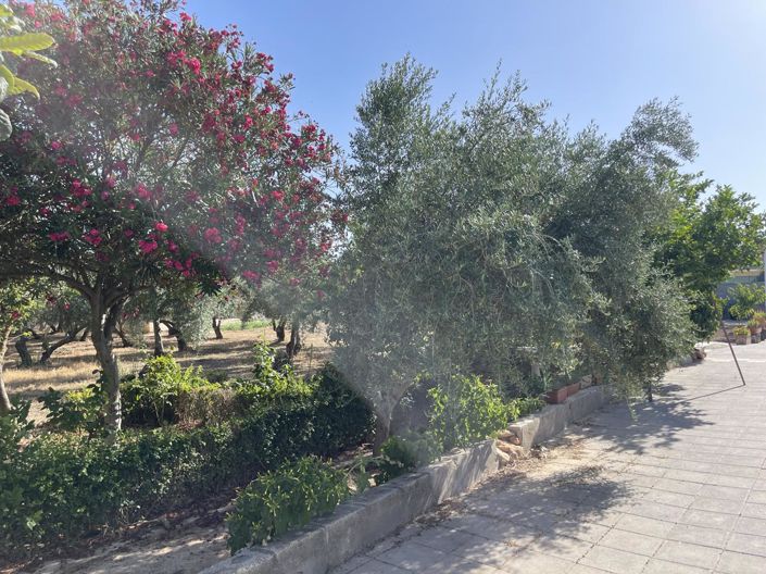 Image No.28-3 Bed Property for sale