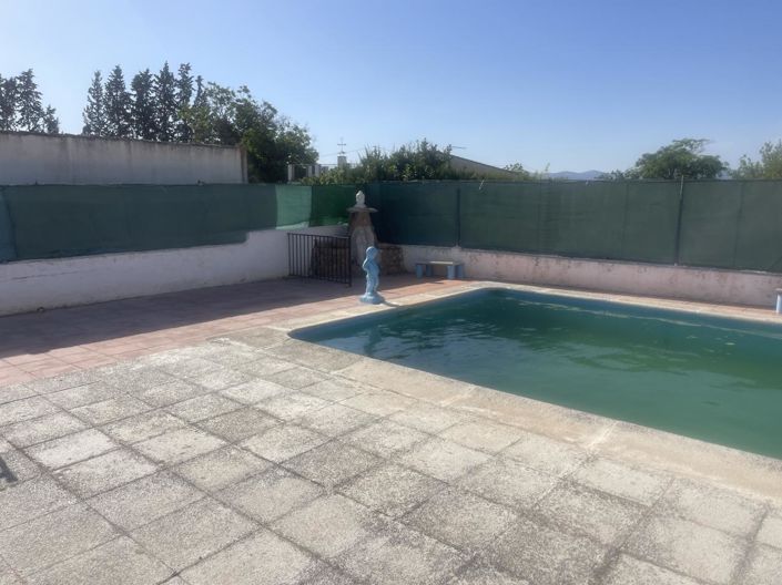 Image No.32-3 Bed Property for sale