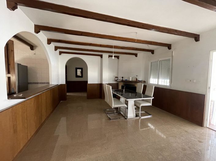 Image No.10-3 Bed Property for sale