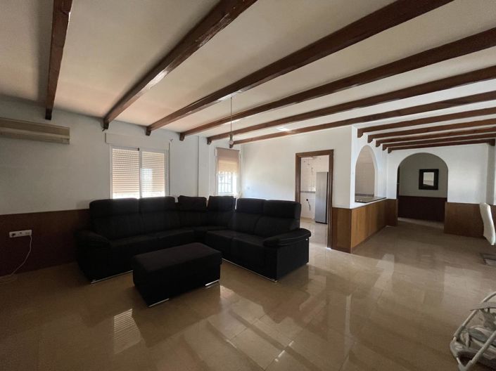 Image No.14-3 Bed Property for sale