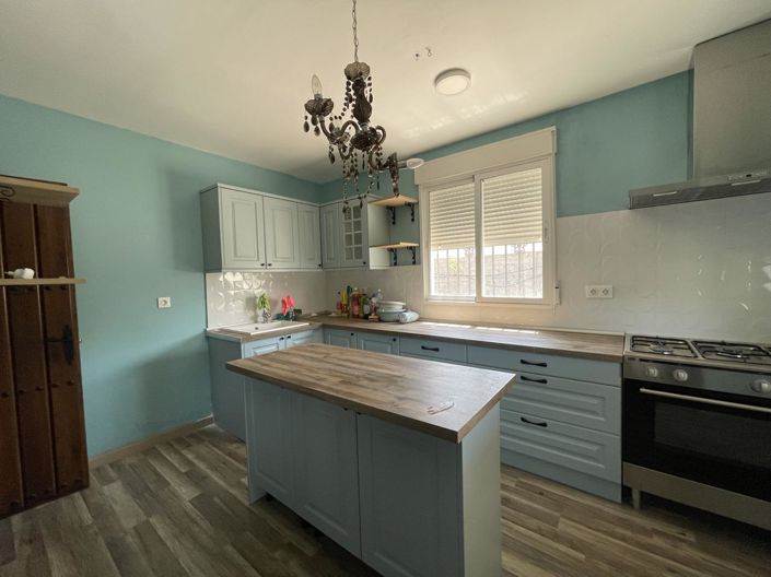 Image No.17-3 Bed Property for sale