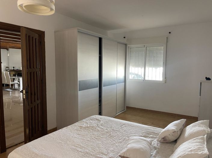 Image No.26-3 Bed Property for sale