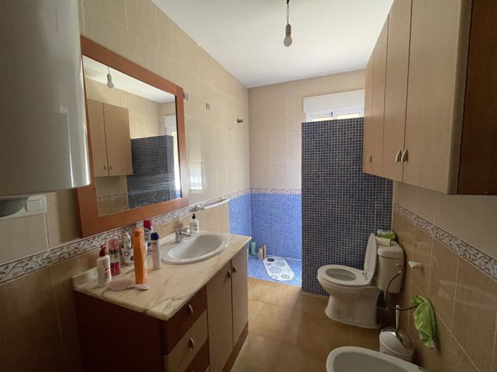 Image No.28-3 Bed Property for sale