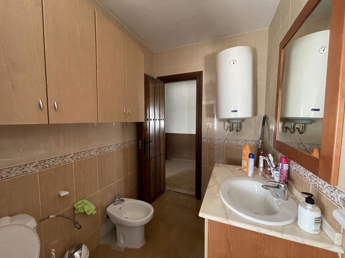 Image No.30-3 Bed Property for sale