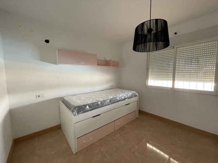 Image No.32-3 Bed Property for sale