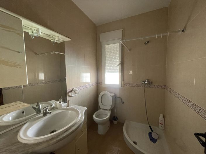 Image No.34-3 Bed Property for sale