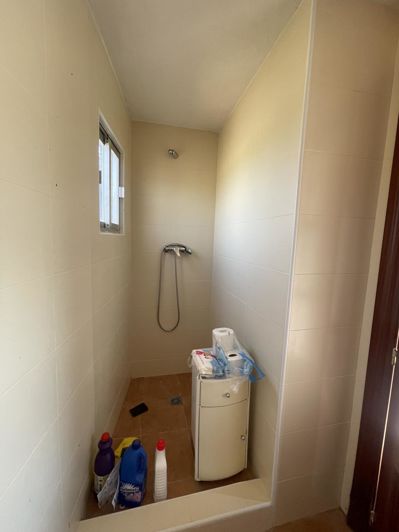 Image No.10-1 Bed Property for sale