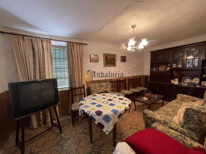 Image No.11-4 Bed Property for sale