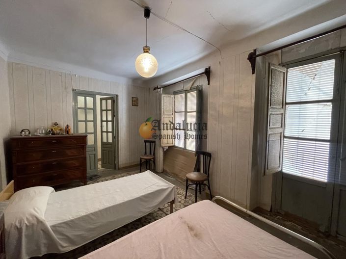 Image No.17-4 Bed Property for sale