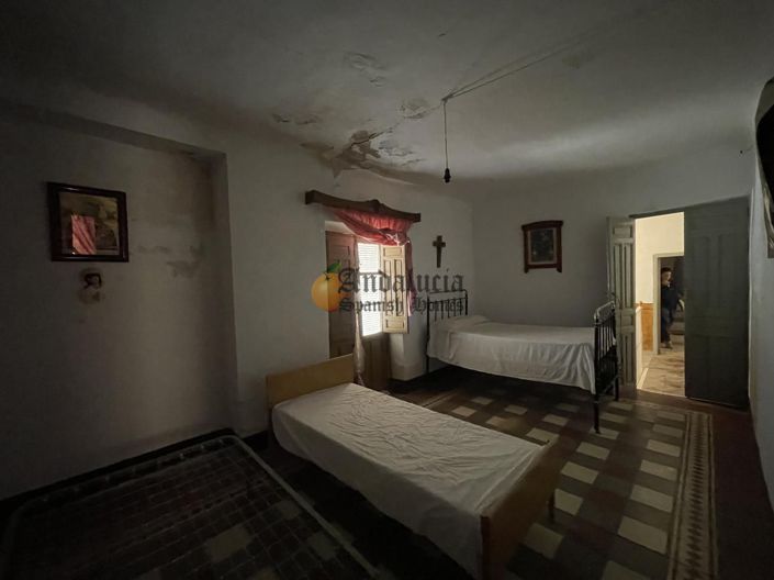 Image No.22-4 Bed Property for sale