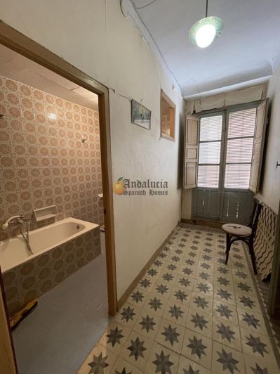 Image No.26-4 Bed Property for sale