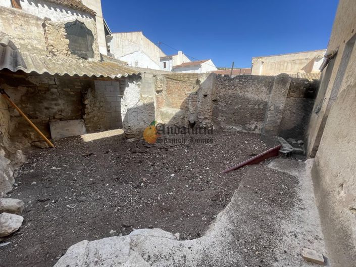 Image No.43-4 Bed Property for sale