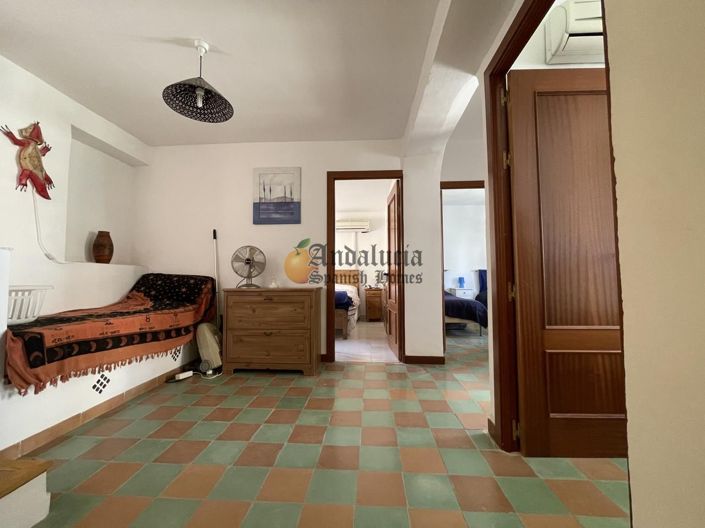 Image No.16-3 Bed Property for sale