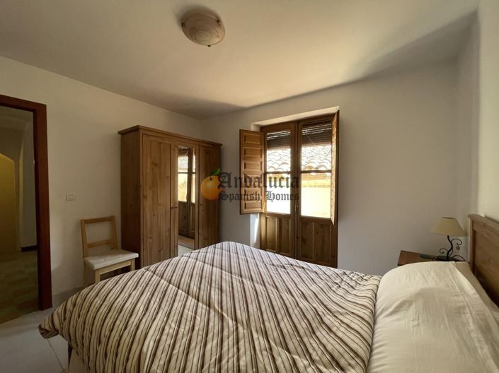 Image No.18-3 Bed Property for sale