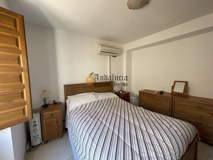 Image No.19-3 Bed Property for sale