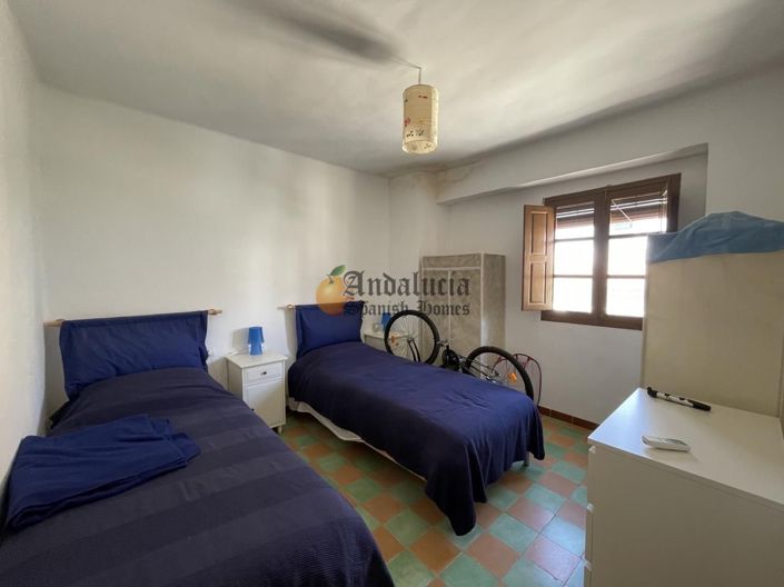 Image No.20-3 Bed Property for sale