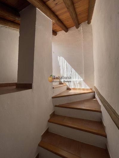 Image No.28-3 Bed Property for sale