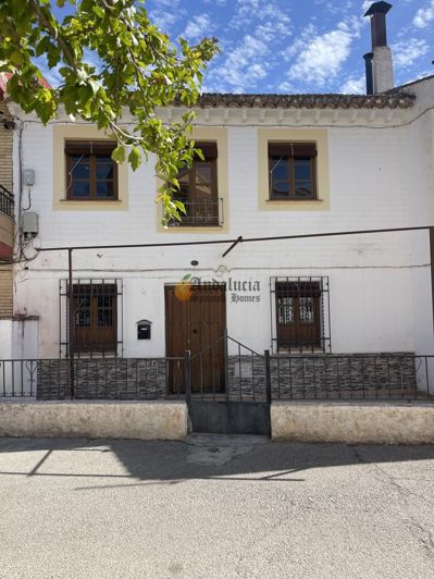 Image No.3-3 Bed Property for sale