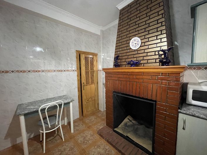 Image No.11-5 Bed Property for sale