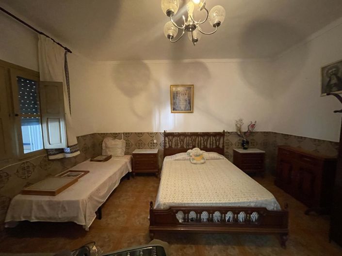 Image No.15-5 Bed Property for sale