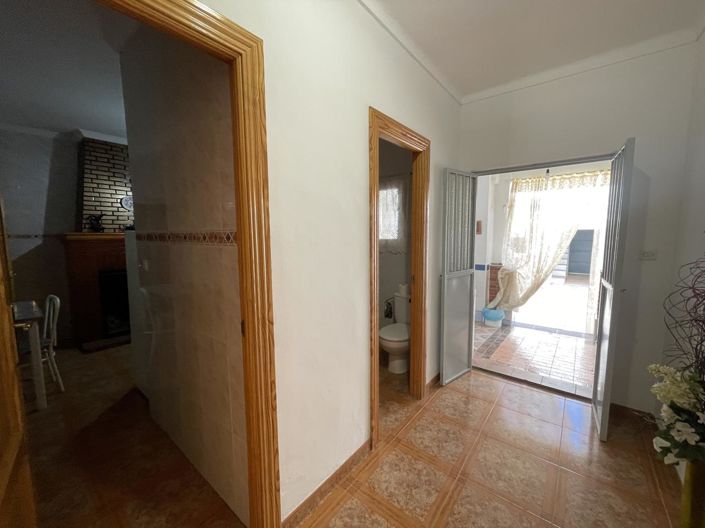 Image No.17-5 Bed Property for sale