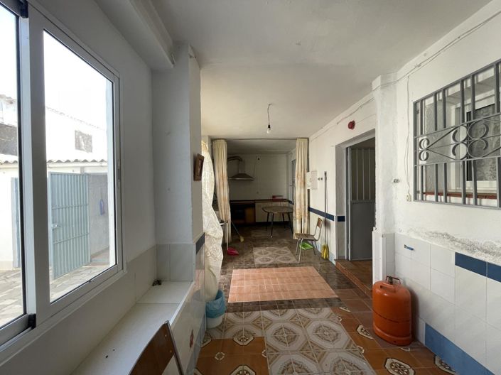 Image No.18-5 Bed Property for sale