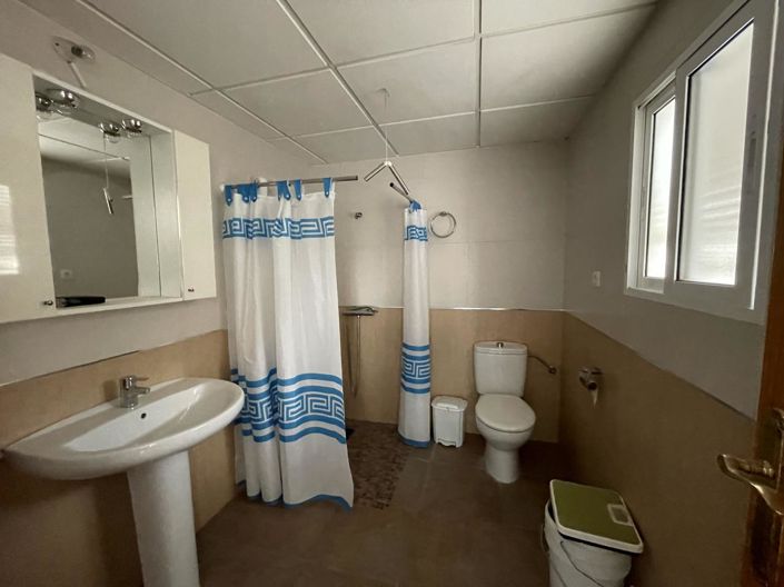 Image No.19-5 Bed Property for sale