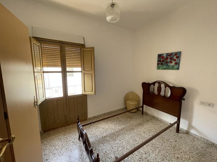 Image No.25-5 Bed Property for sale