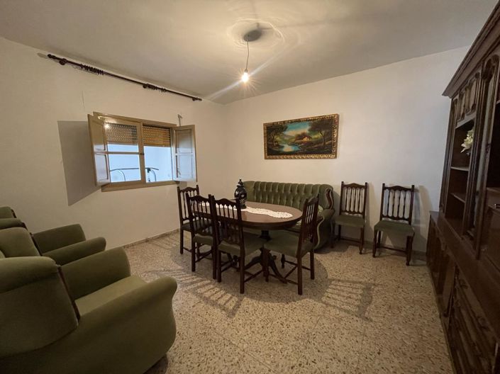 Image No.27-5 Bed Property for sale