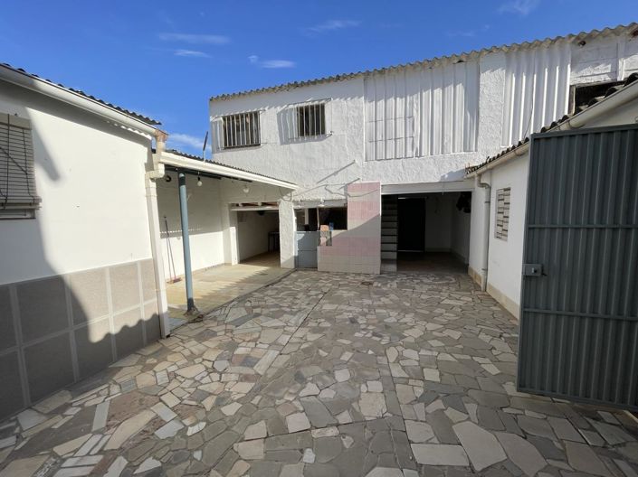 Image No.3-5 Bed Property for sale