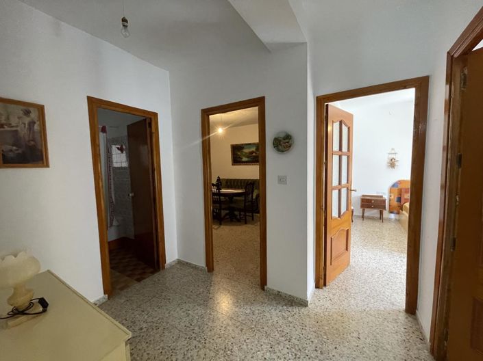 Image No.30-5 Bed Property for sale